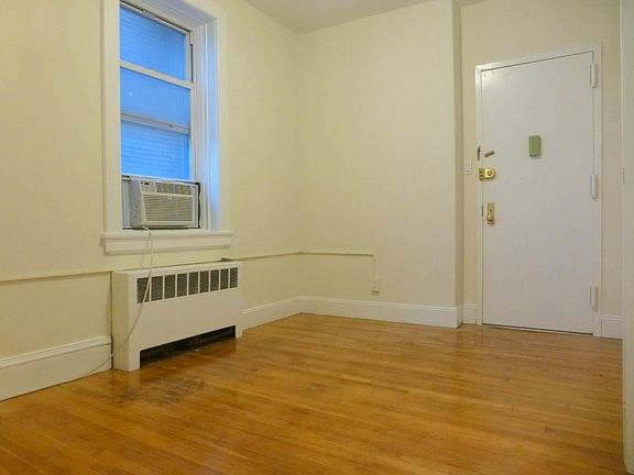 5th image of 6 E 65th St APT 6C