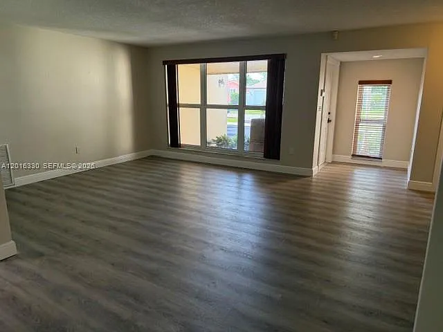 10524 NW 4th St — Photo 8