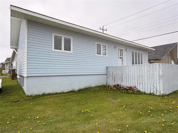 85 LeGrow Street, Port Aux Basques, NL A0M1C0