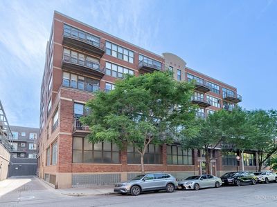 15 S Throop St APT 305, Chicago, IL, 60607