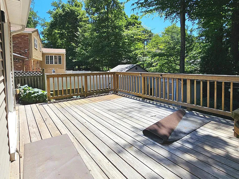 8925 Falling Creek Ct — Photo 11