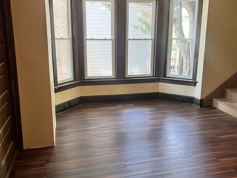829 Virginia Ave — Photo 4
