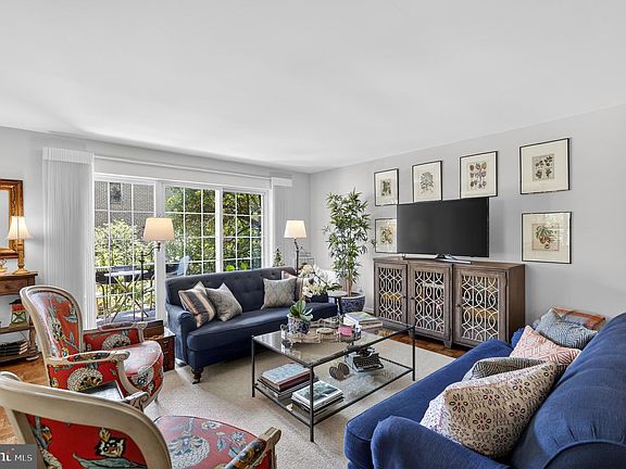 5th image of 264 Montgomery Ave #202