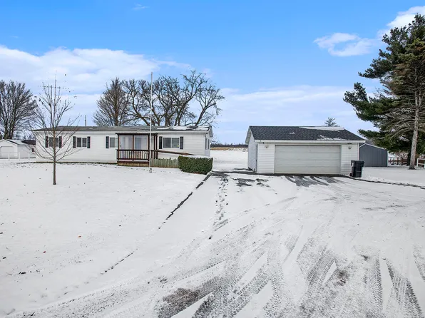 69617 Eisenhower Rd, Sturgis, MI 49091