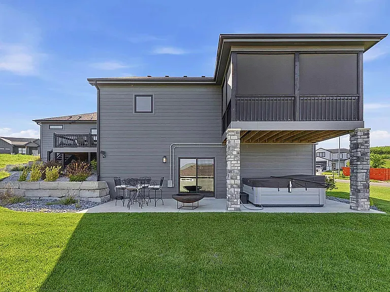 3912 Travers Cir — Photo 42