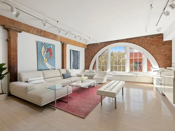 140 Thompson St APT 3E, New York, NY 10012