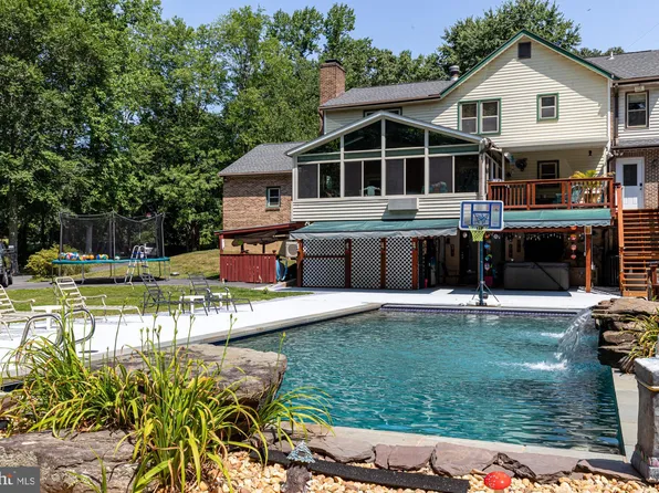 3121 Hunting Creek Rd, Huntingtown, MD 20639