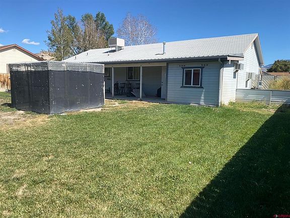 3rd image of 515 1/2 S Mountain Oak Drive