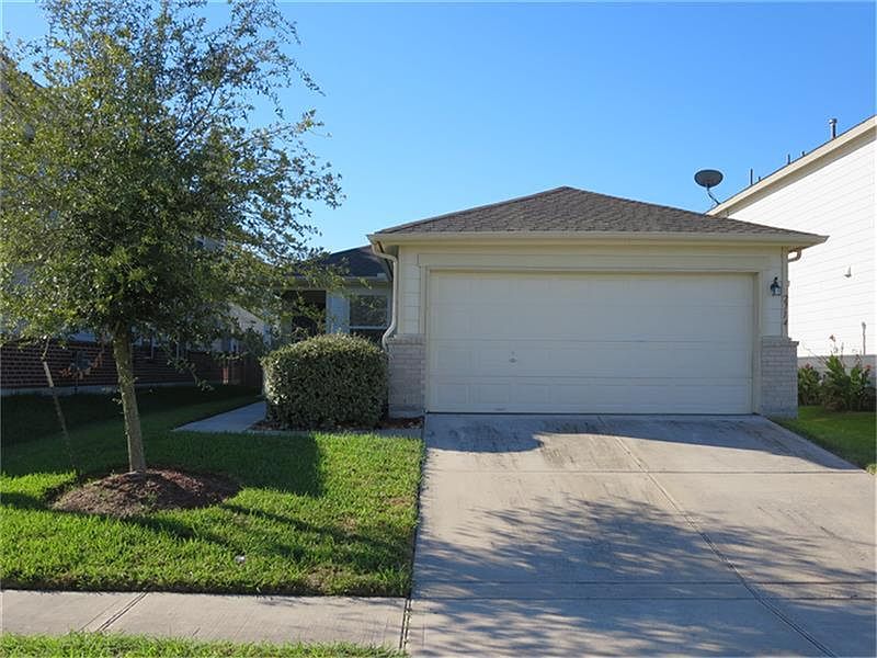 1st image of 2714 Skyview Grove Ct