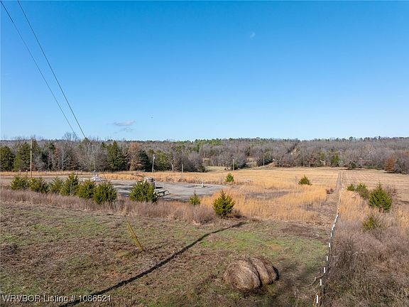 5th image of 80 Robertson Ln