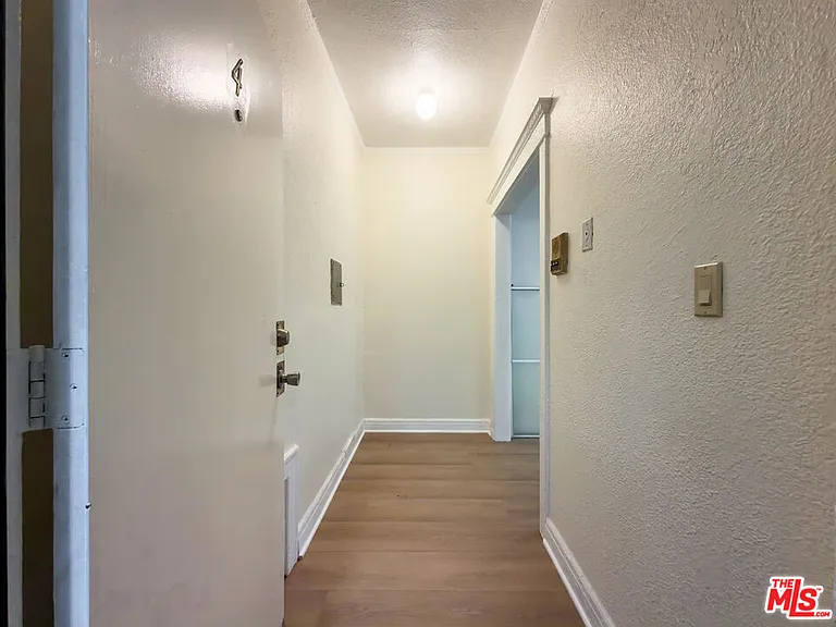 4367 S Van Ness Ave #4 — Photo 15