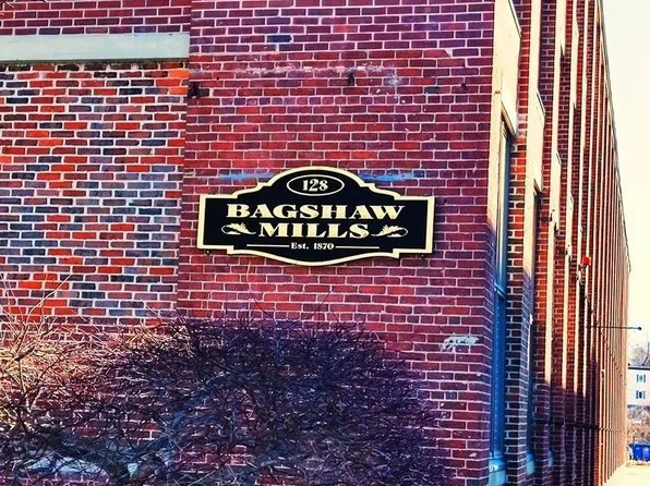 128 Warren St APT 1, Lowell, MA 01852