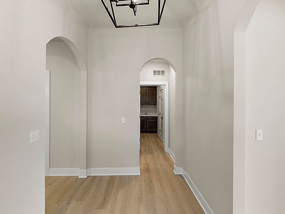 5th image of 40679 Azalea Dr