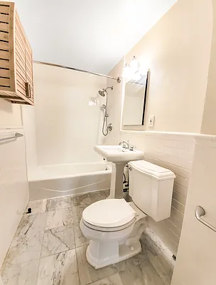 Rented by Amicourt LLC | media 13