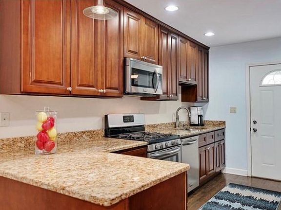 2nd image of 1937 W Race Ave #2