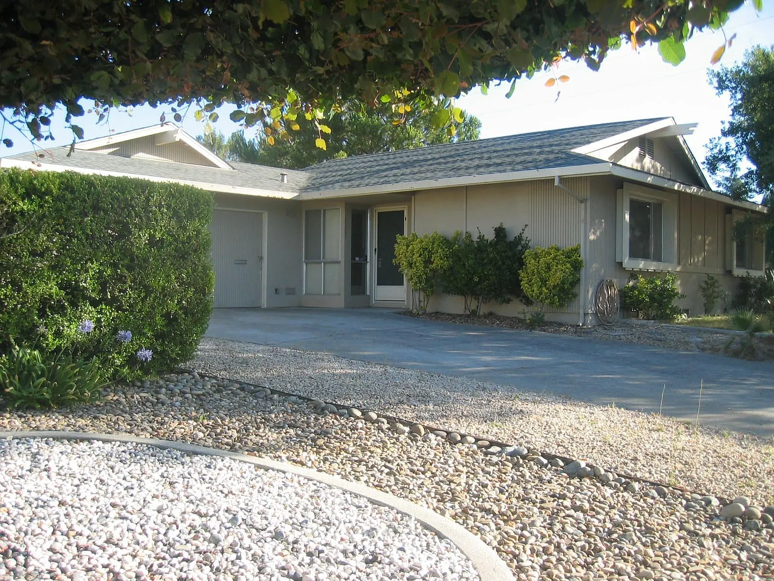 1205 Heather Ln photo 1
