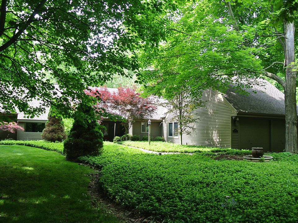 1st image of 65 Denison Dr