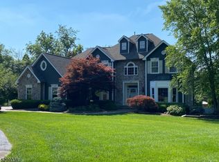 4 Heritage Ct, Branchburg, NJ 08876