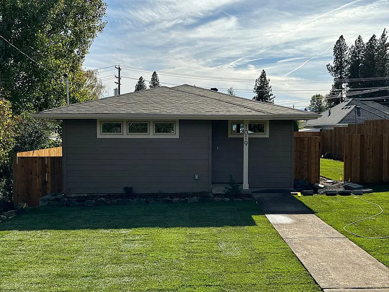 1019 Wilson St — Photo 1
