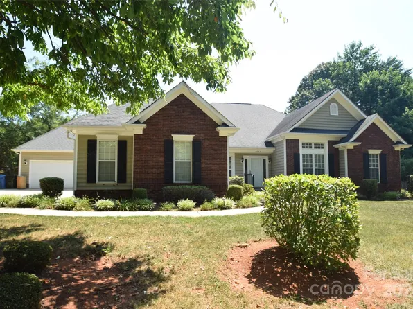 6929 Plough Dr, Mint Hill, NC 28227