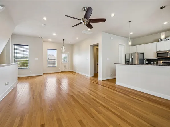 1902 Fletcher St, Houston, TX 77009