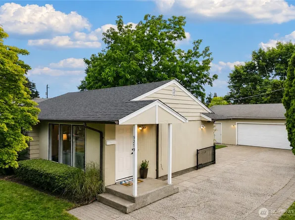 9219 30th Avenue SW, Seattle, WA 98126