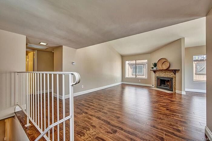 1st image of 1818 W Vineyard Ave
