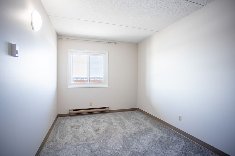 Winnipeg Apartment for rent - 2 Bedrooms — photo 14