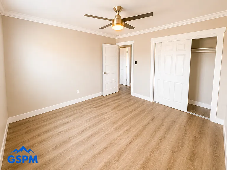 Emerald Ave Apartments — Photo 11