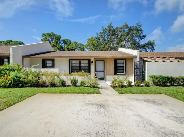 6132 Fairfield Cir #7, Greenacres, FL 33463