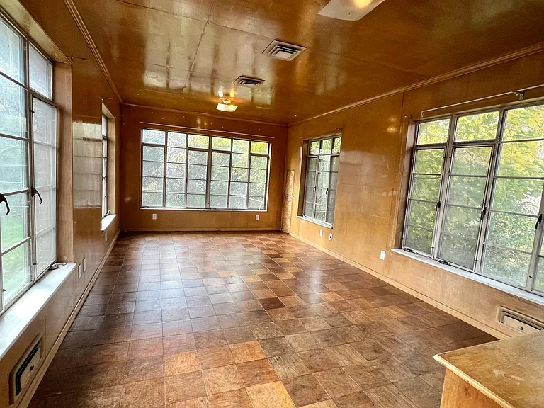 24091 Dante St — Photo 11