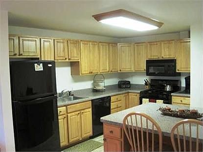 2nd image of 32 Country Club Ln