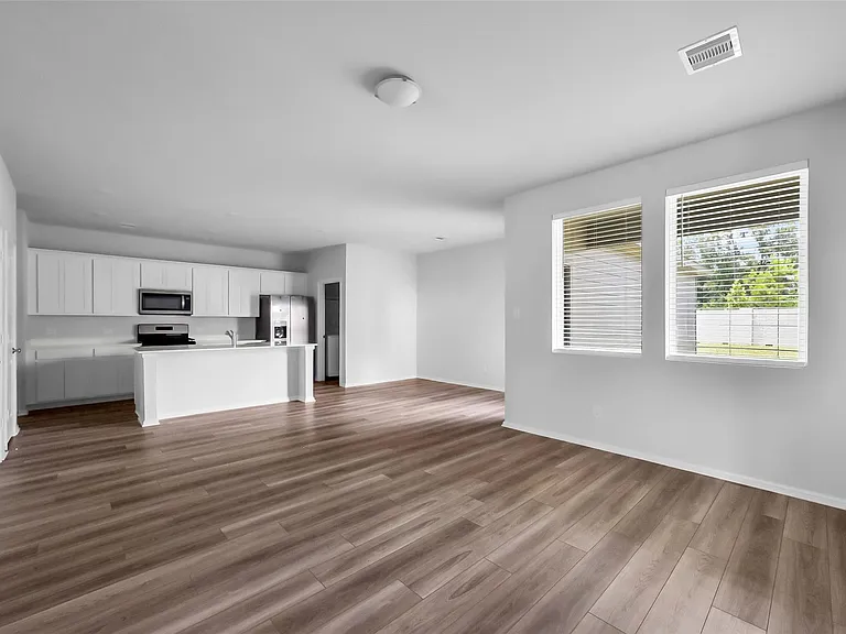 1120 Novelle Bend Dr — Photo 4