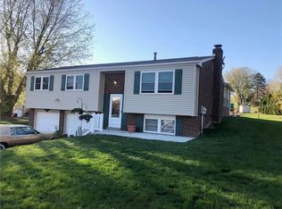 1 Stonehaven Dr, Irwin, PA 15642