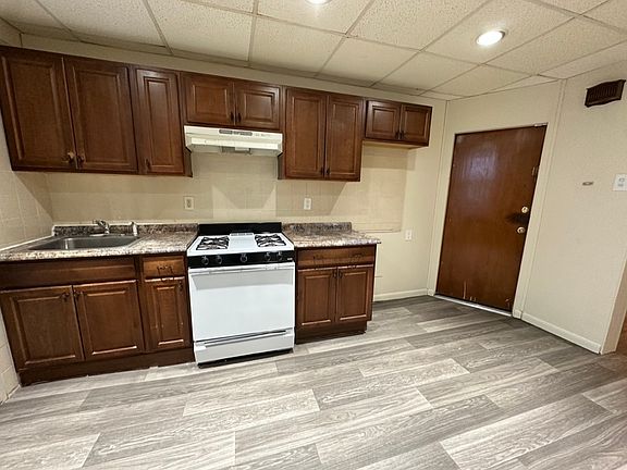 4th image of 818 22nd St APT 1