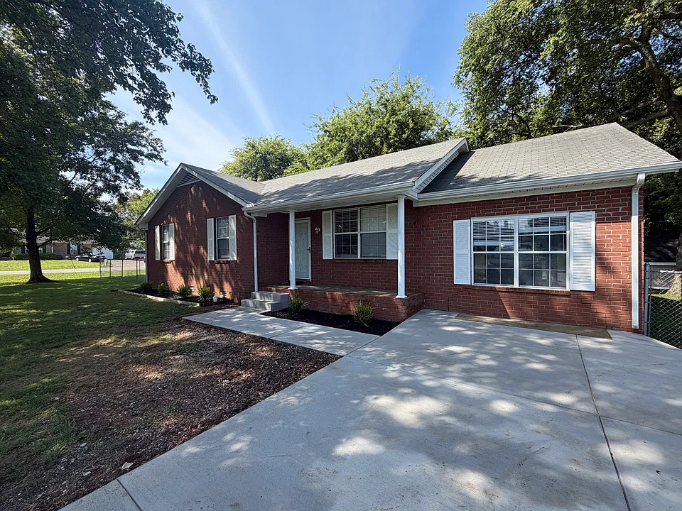 301 Summer Dr
