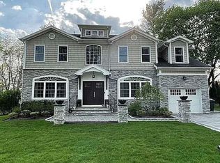 38 Nottingham Rd, Glen Rock, NJ 07452