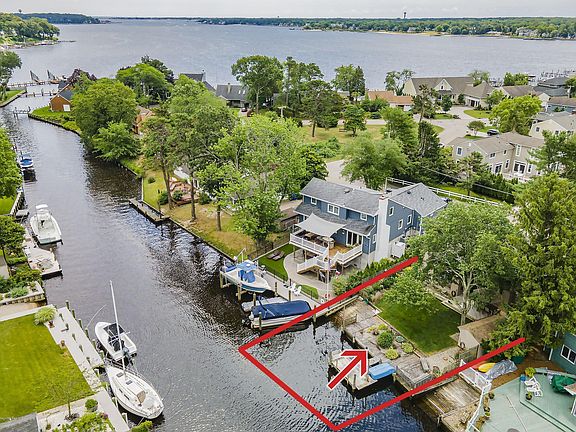 4th image of 10 River Bend Dr