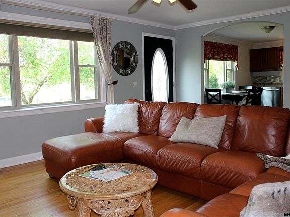 4th image of 407 Consaul Rd