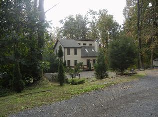 1055 Bean Ln, Green Lane, PA 18054