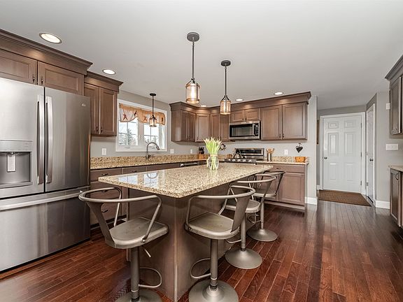 4th image of 65 Deerfield Road