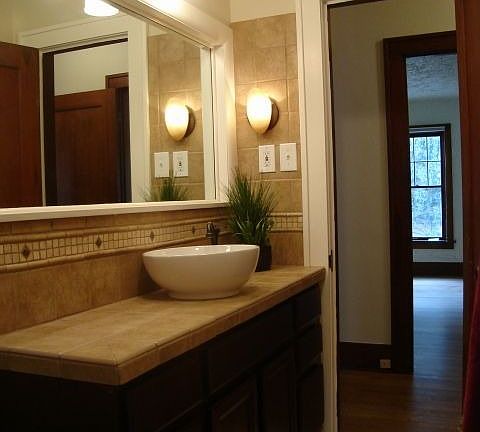 Beautifully remodeled 2.5 bathrooms