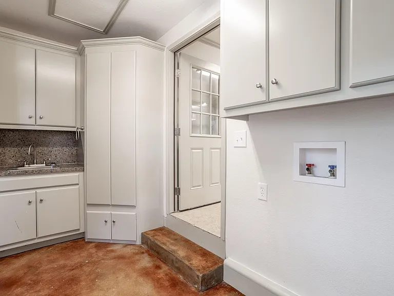 1517 Live Oak St — Photo 30