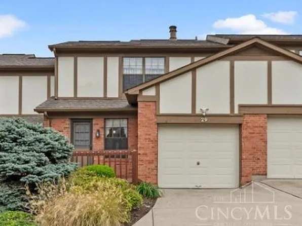 29 Fairgreen Cir, Fairfield, OH 45014