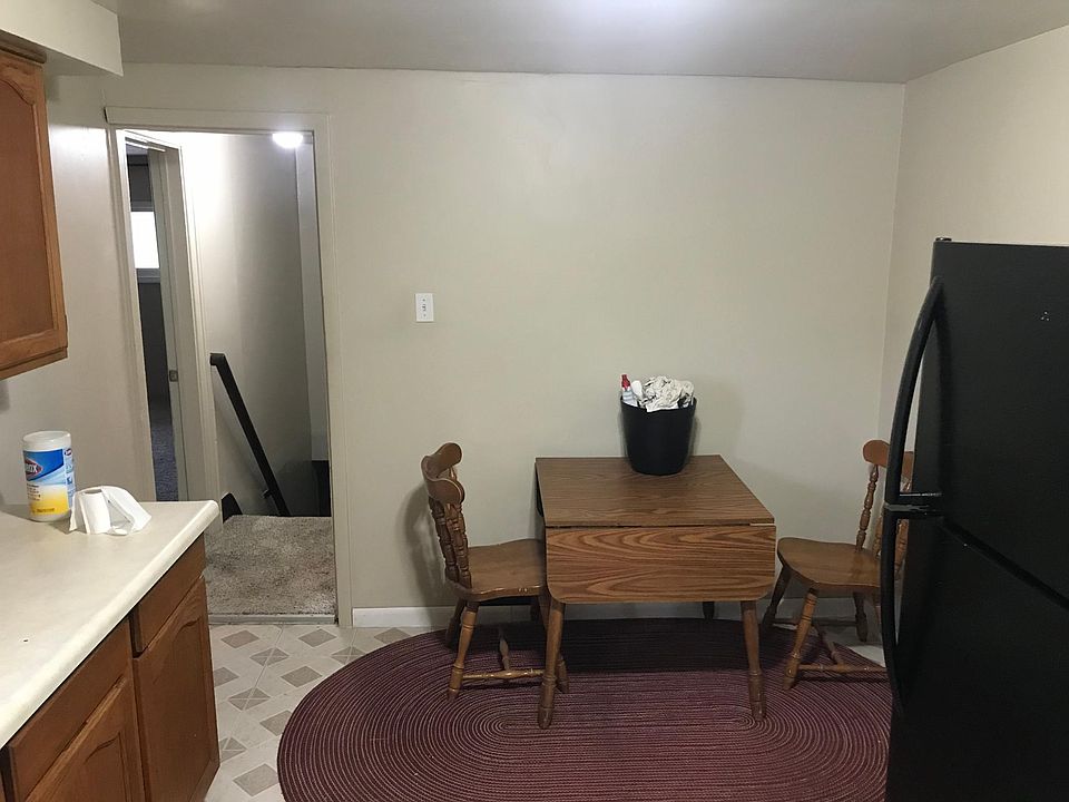 Eat in kitchen