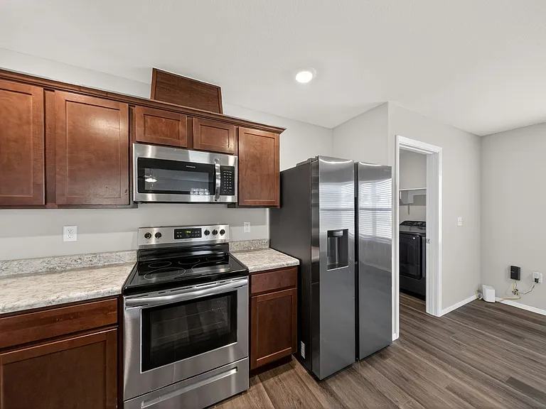 4405 Sackett Ave — Photo 12