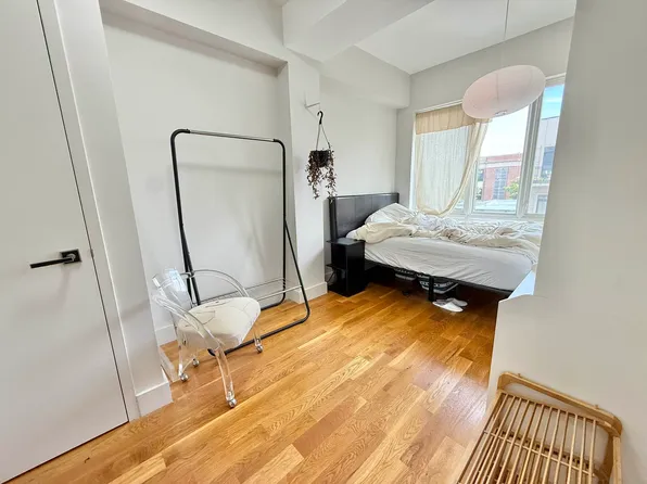 880 Dekalb Avenue image 10 of 16