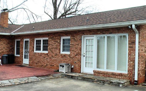 2nd image of 270 E Glenview St