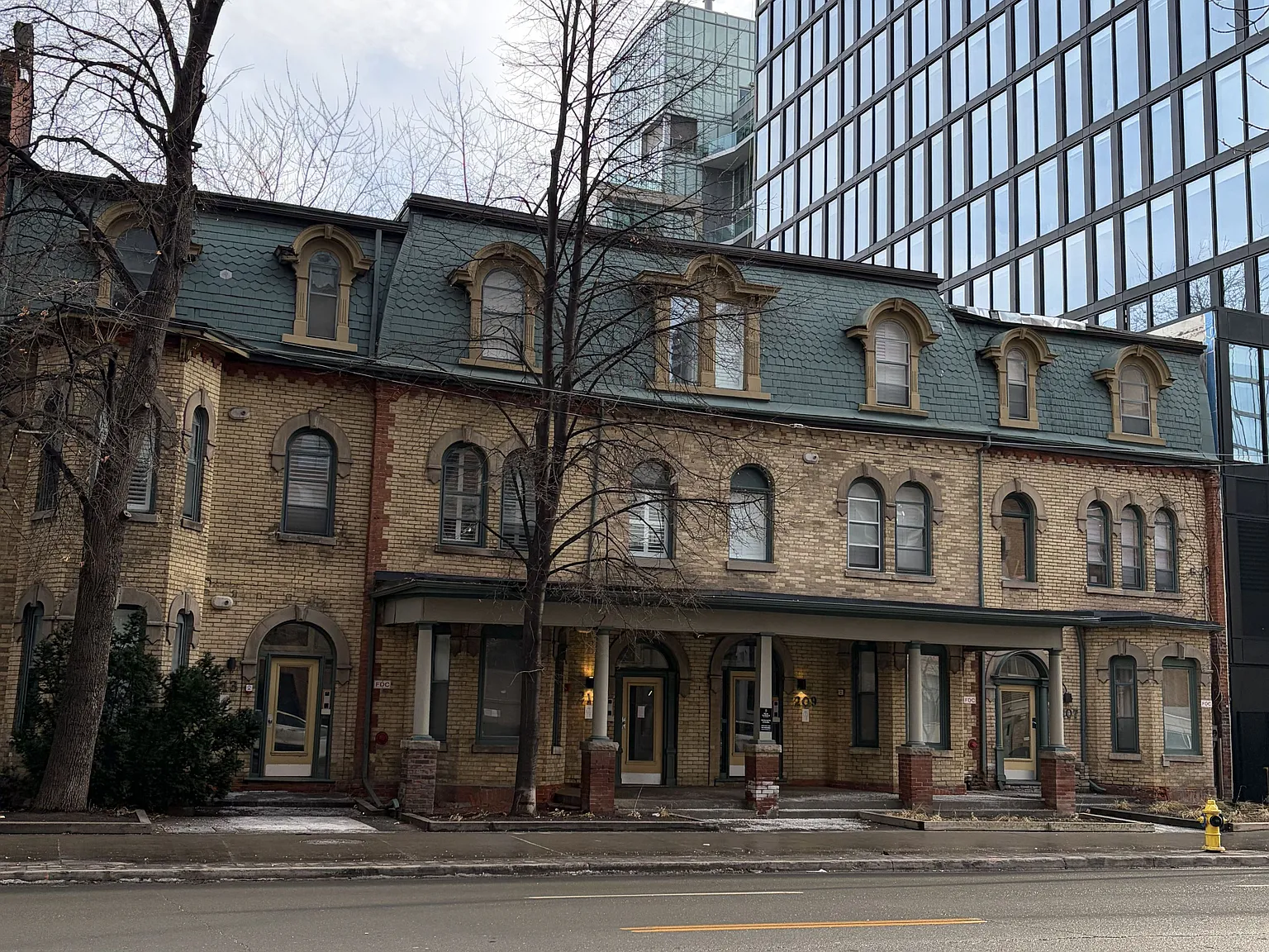 1 bed, $2,000 — Photo 1