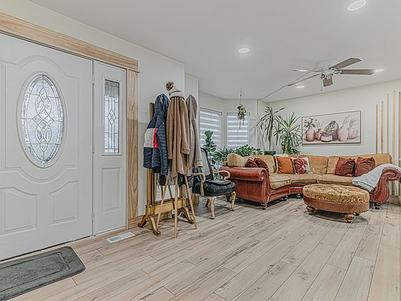 3rd image of 289 E Cherry Cove Ln